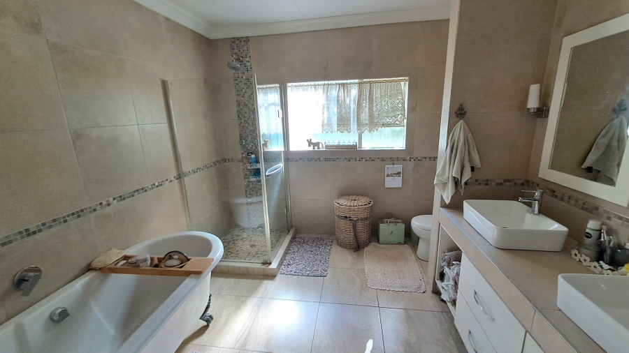 7 Bedroom Property for Sale in Universitas Free State